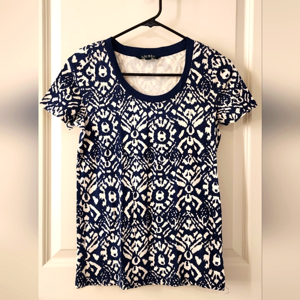 Ralph Lauren Navy Blue/White short sleeve top. Not tags,but never worn. Size M.
